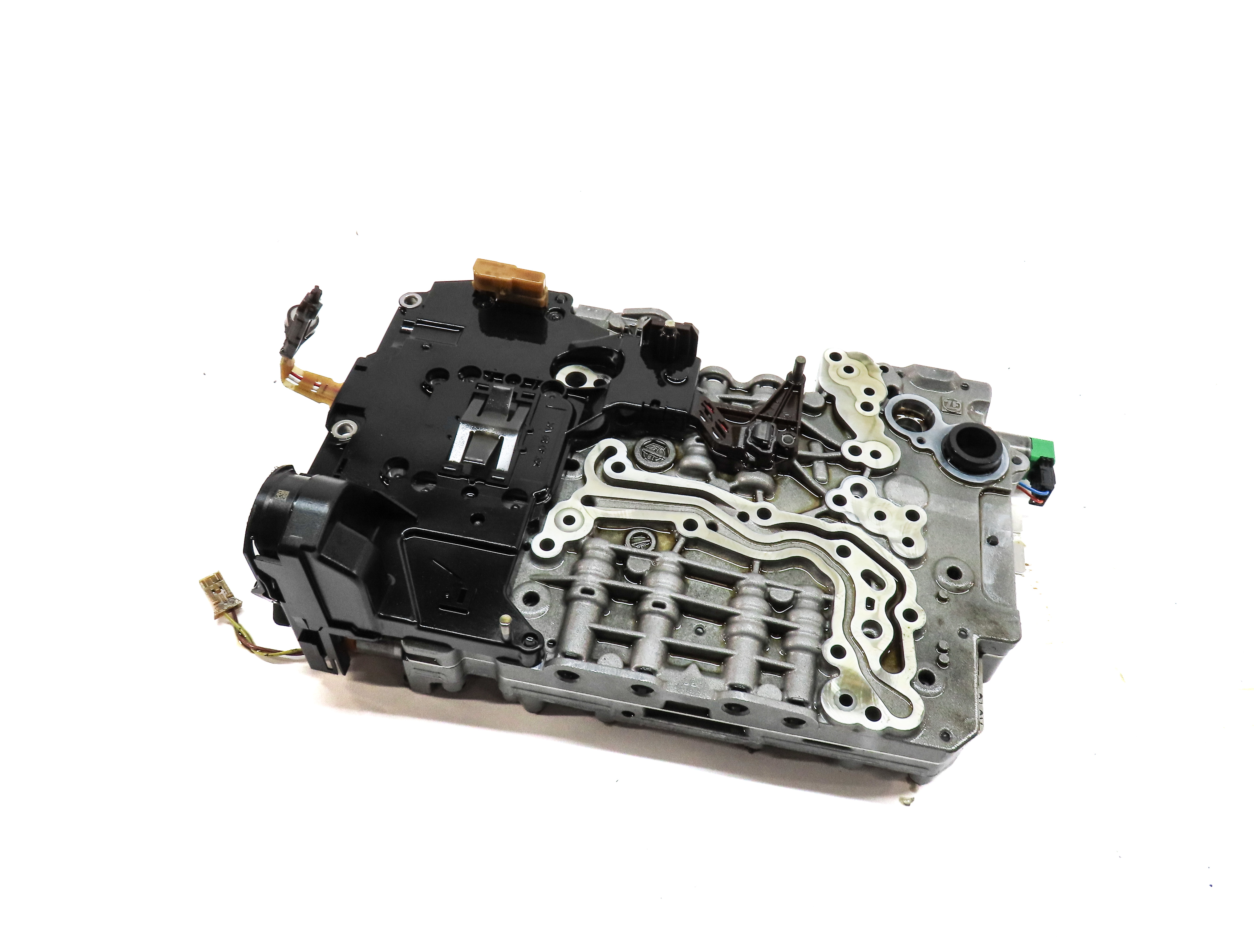 2013-2015 BMW X1 (E84) 28iX - AWD 2.0L TURBO 8HP-45 TRANSMISSION VALVE BODY — exact item pictured